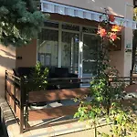Feriehus Ket Szobas, Teraszos, Kertes Vendeghaz *