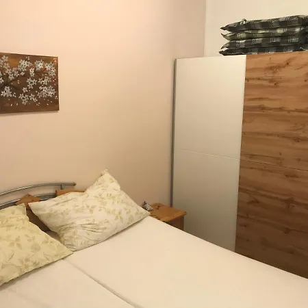 Ket Szobas, Teraszos, Kertes Vendeghaz *