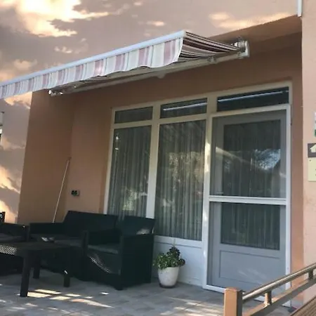 Ket Szobas, Teraszos, Kertes Vendeghaz Feriehus Balatonmáriafürdő