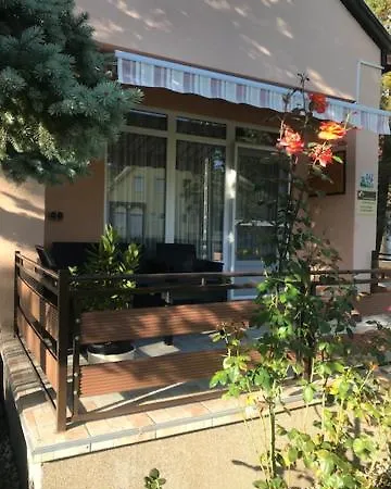 Hébergement de vacances Ket Szobas, Teraszos, Kertes Vendeghaz *