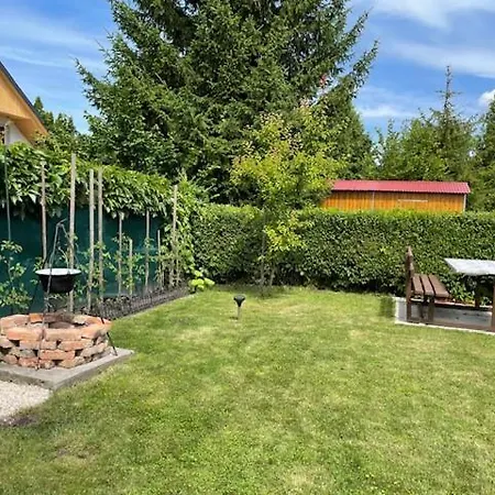 Feriehus Ket Szobas, Teraszos, Kertes Vendeghaz