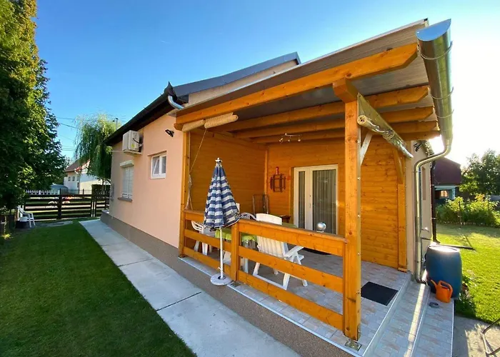 Ket Szobas, Teraszos, Kertes Vendeghaz Case de vacanță